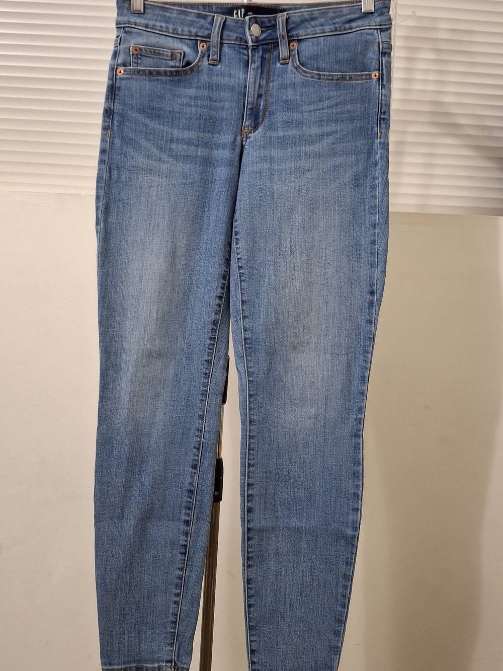 GAP Curvy Legging Jeans 28R Mid Rise Stretch Denim Medium Wash